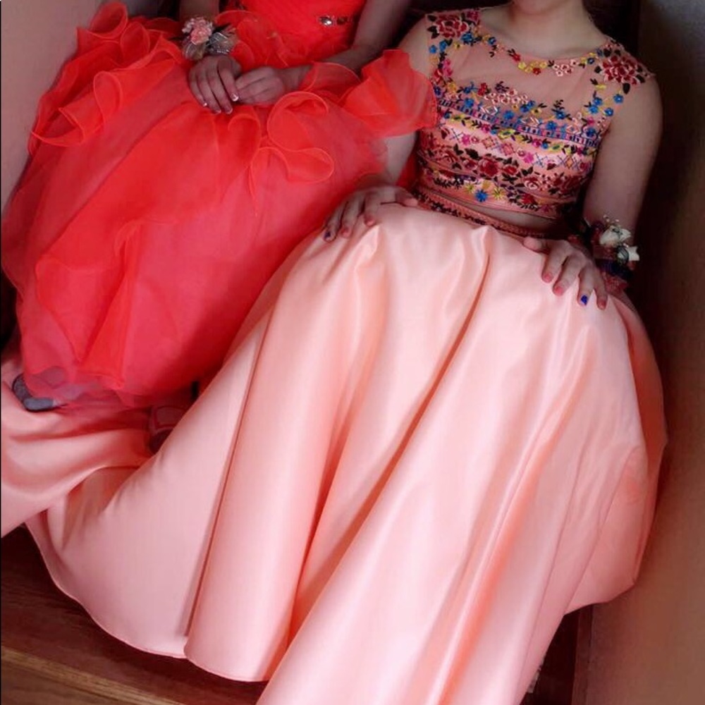 Beautiful coral floral prom dress!!